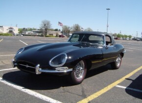 Keith Anderson's 67 Jag XKE
