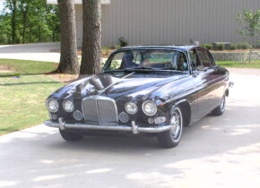 Pat & Barbara Cashman's 1967 Jaguar 420 G